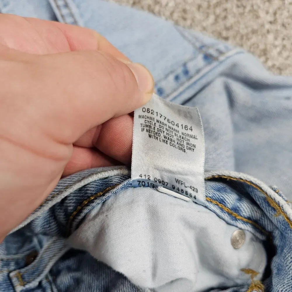 Levis 550 Jeans Mens 38x31 Blue Denim Relaxed Tapered Grunge Skate Distressed
